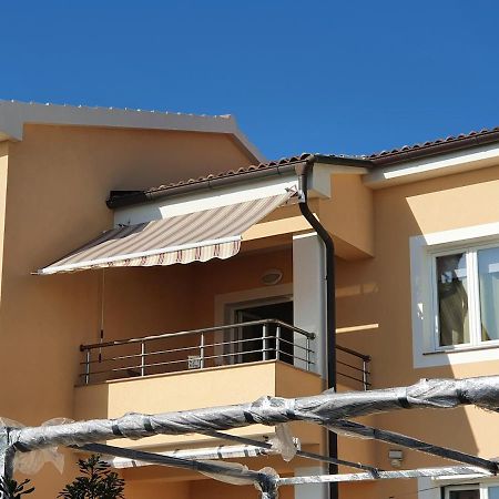 Apartment Pikulo Novalja Luaran gambar