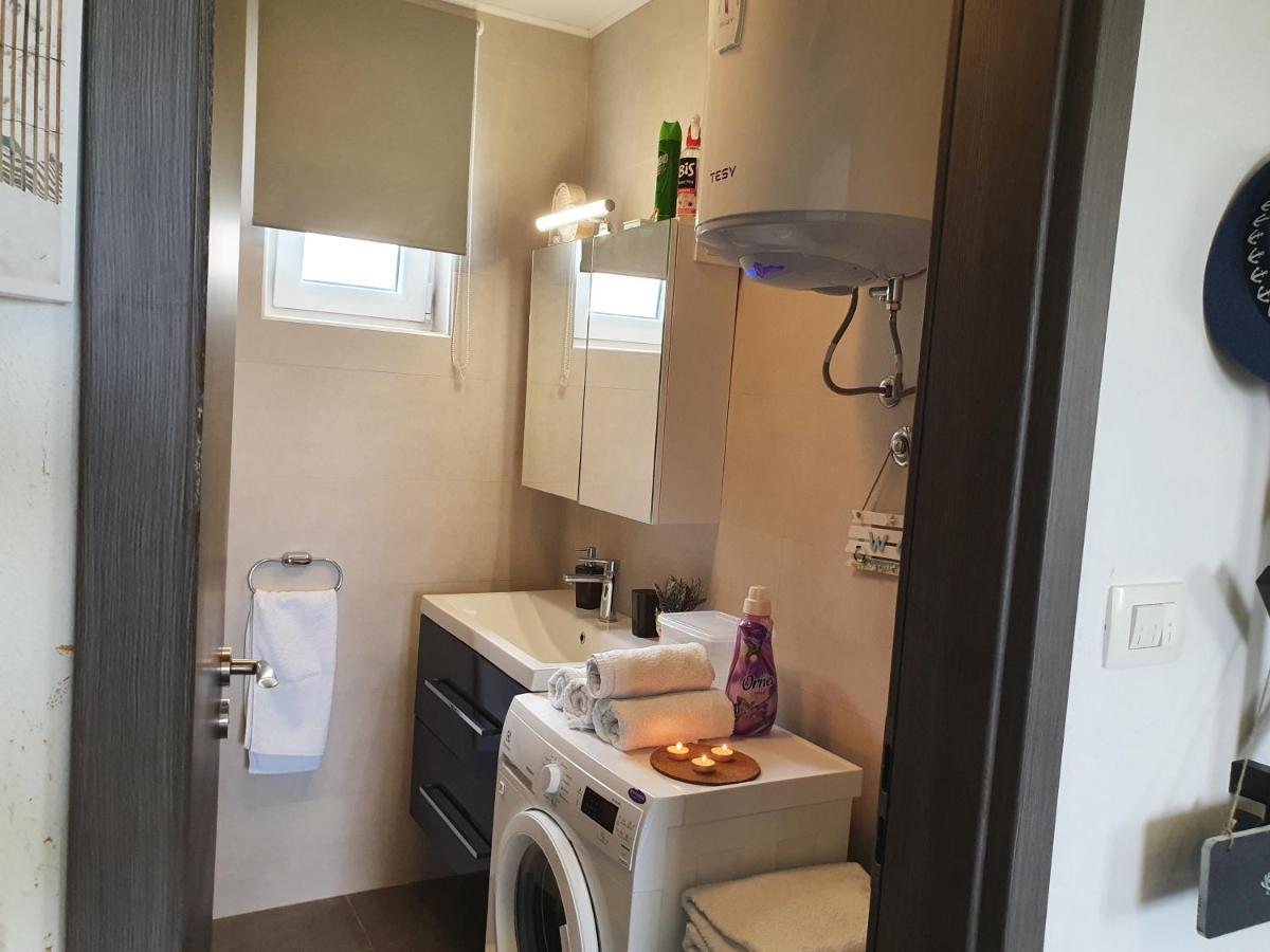 Apartment Pikulo Novalja Luaran gambar