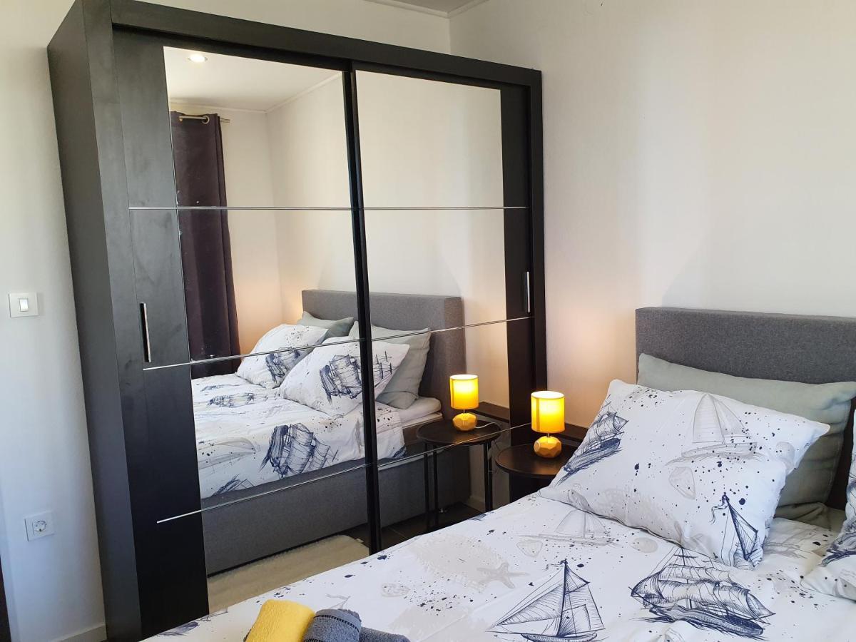 Apartment Pikulo Novalja Luaran gambar