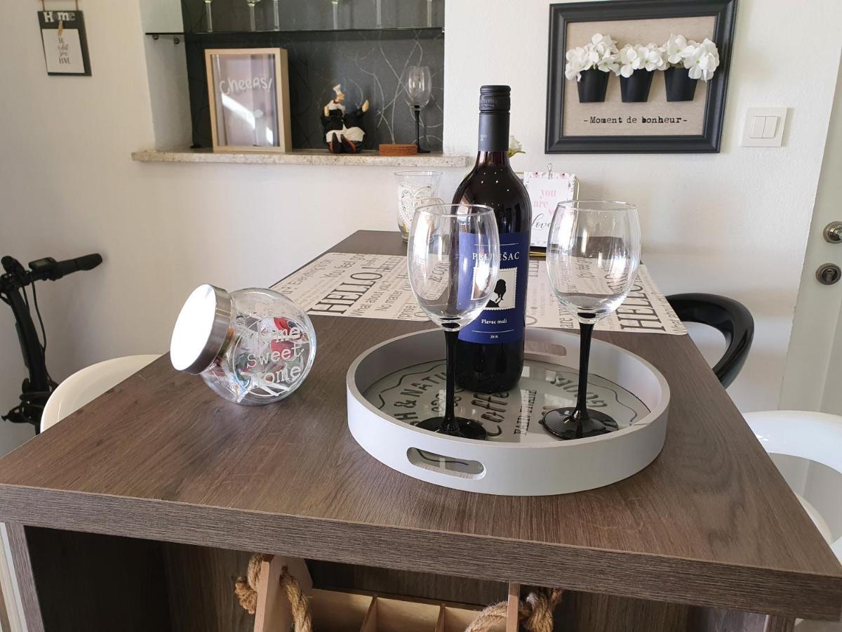 Apartment Pikulo Novalja Luaran gambar