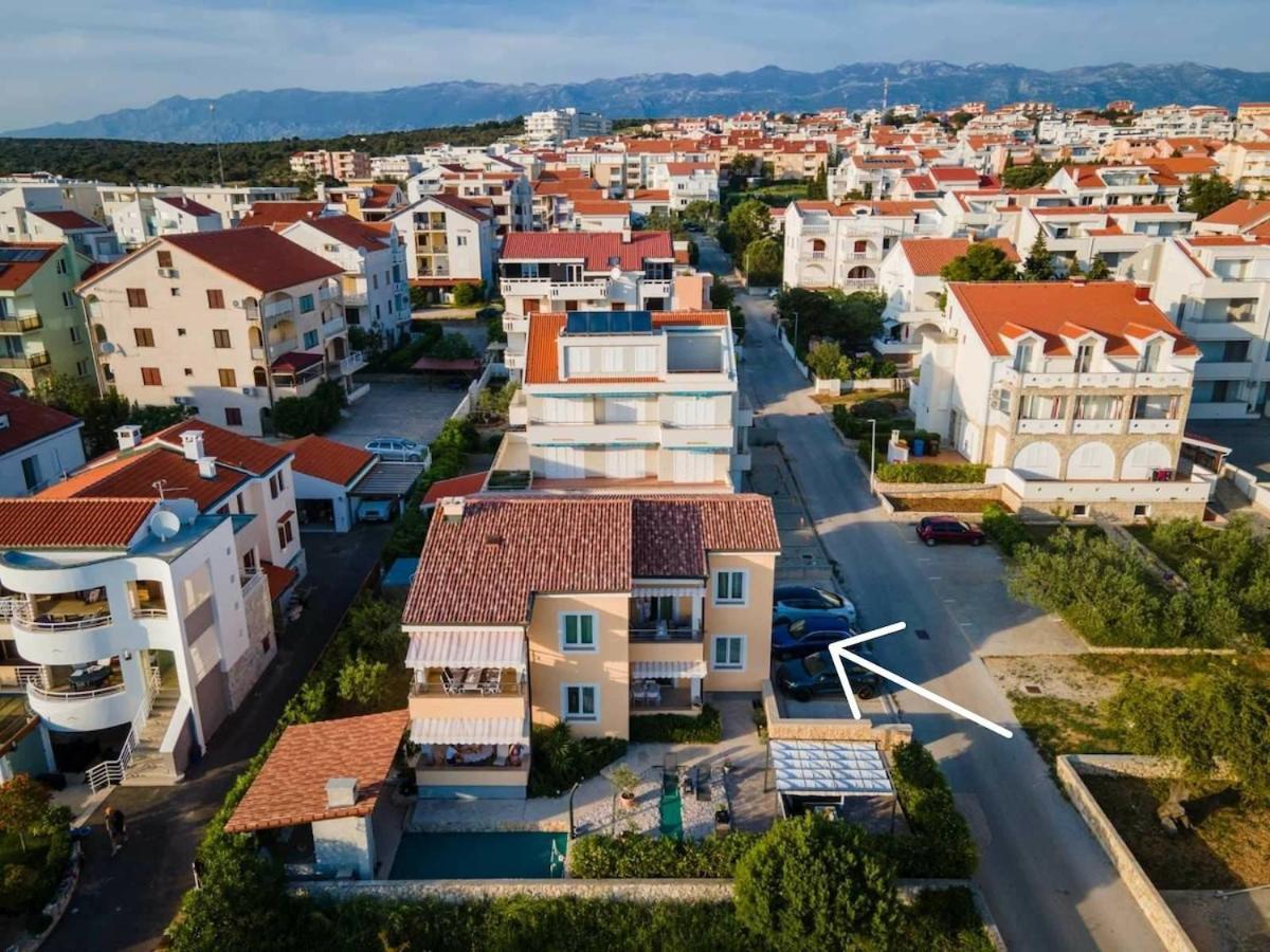 Apartment Pikulo Novalja Luaran gambar